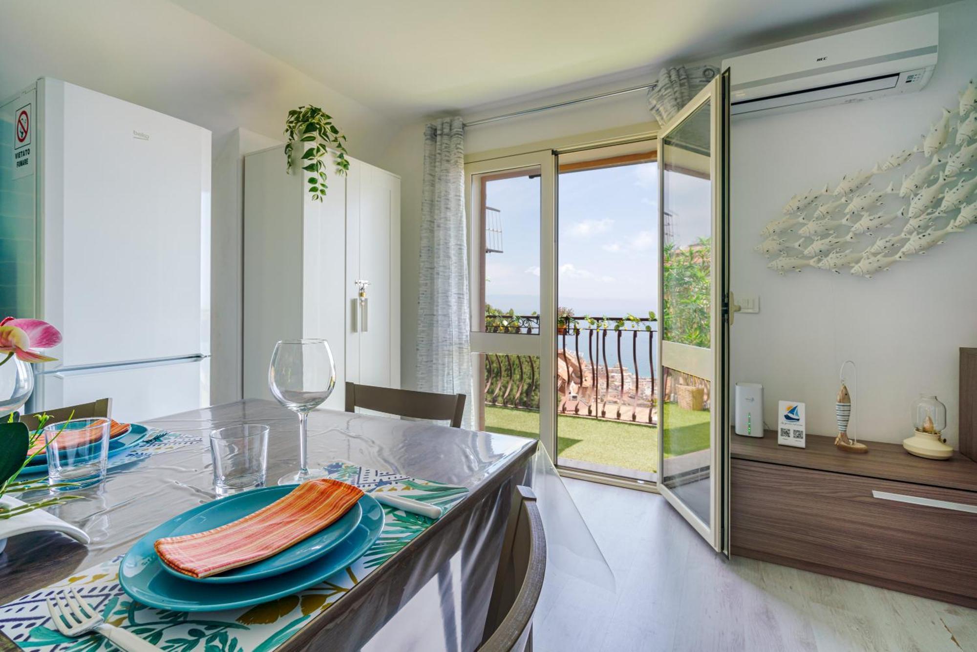 La Goccia Sul Mare Apartment Letojanni Luaran gambar