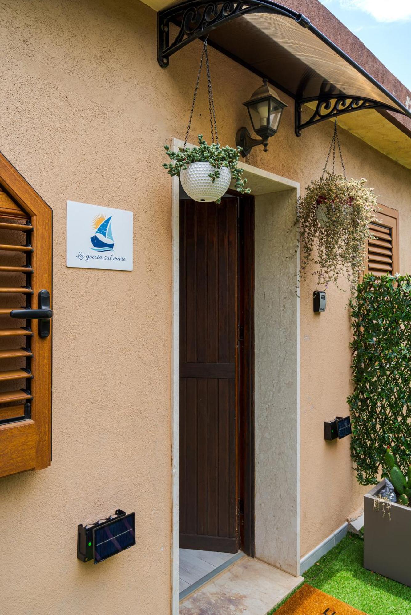 La Goccia Sul Mare Apartment Letojanni Luaran gambar