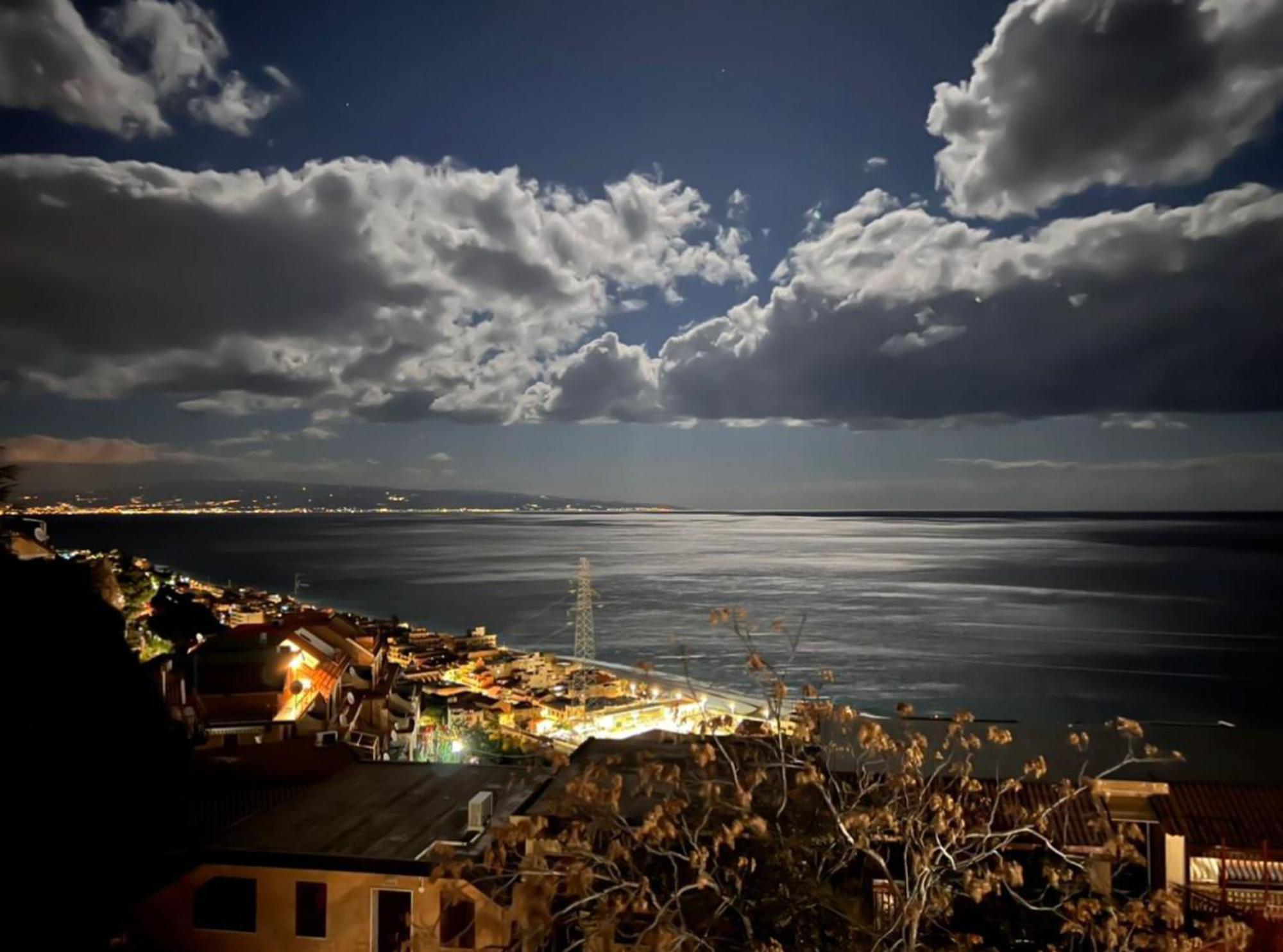 La Goccia Sul Mare Apartment Letojanni Luaran gambar