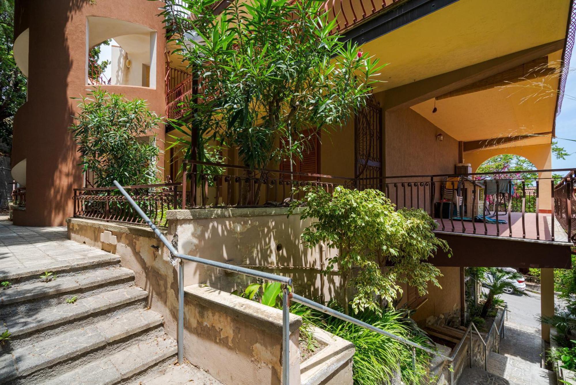 La Goccia Sul Mare Apartment Letojanni Luaran gambar